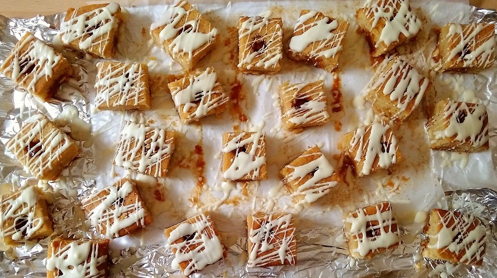 Gluten_free_white_chocolate_and_caramel_blondies