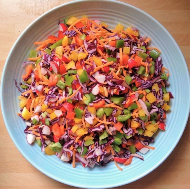Salad_of_freshly_chopped_vegetables