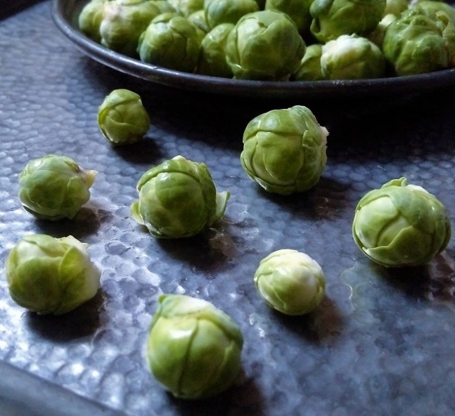 Ready_to_cook_fresh_Brussels_sprouts