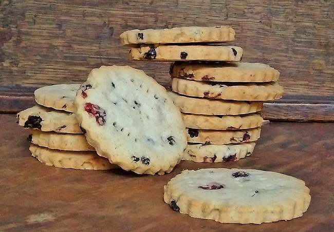 Baked_chai_spiced_Easter_biscuits