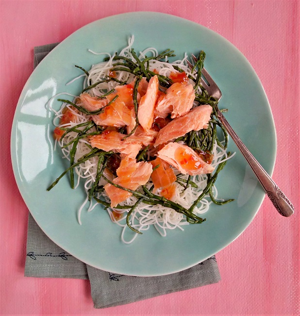 Salmon_samphire_and_rice_noodles
