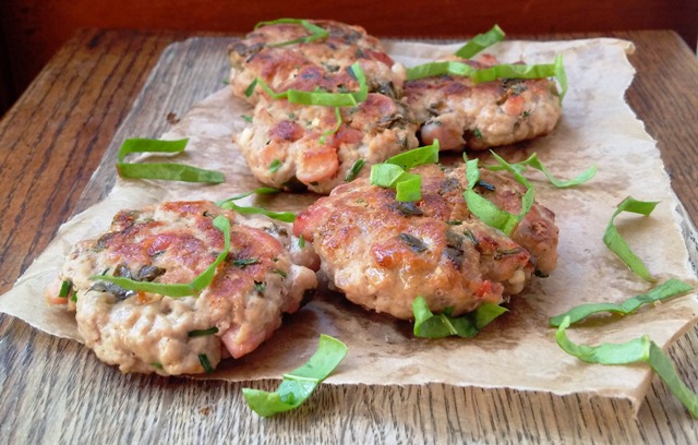 Pork_and_pancetta_patties_flavoured_with_garden_sorrel