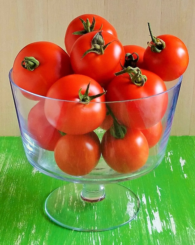 Bowl_of_freshly_picked_tomatoes