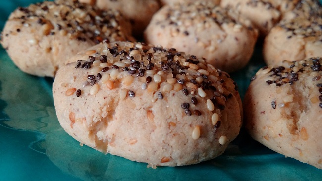 Serving_of_home-made_sesame_shortbreads