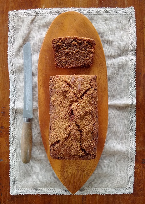 Overhead_sliced_coffee_and_pecan_loaf_cake