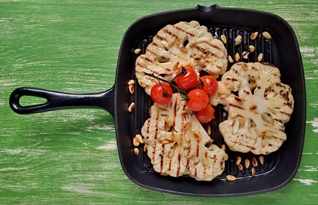Griddled_cauliflower_steaks_with_Italian_flavours