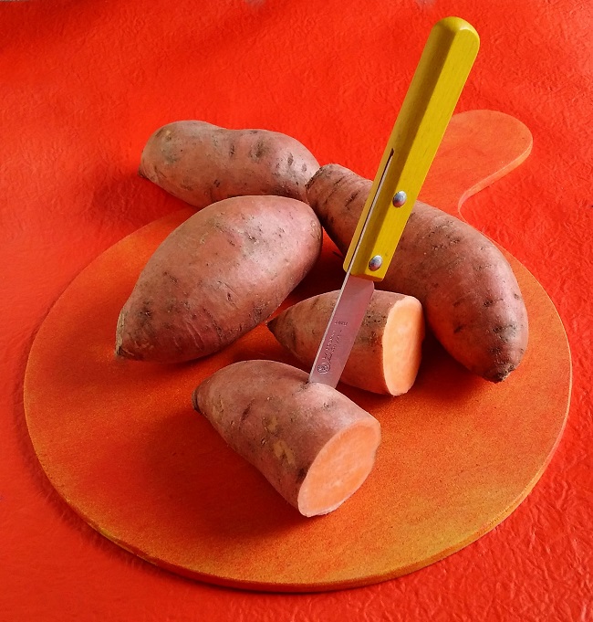 Fresh_sweet_potatoes