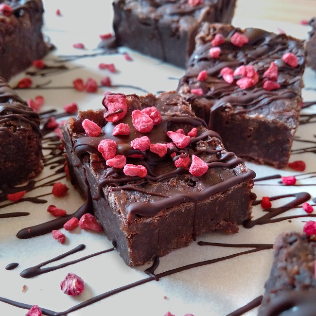 Small_sqaures_of_gluten-free_vegan_chocolate_brownie