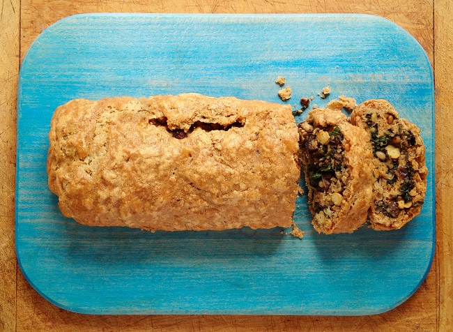 Freshly_baked_spiced_chickpea_spinach_and_sorrel_roll