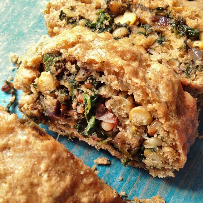 Slice_of_spiced_chickpea_spinach_and_sorrel_roll