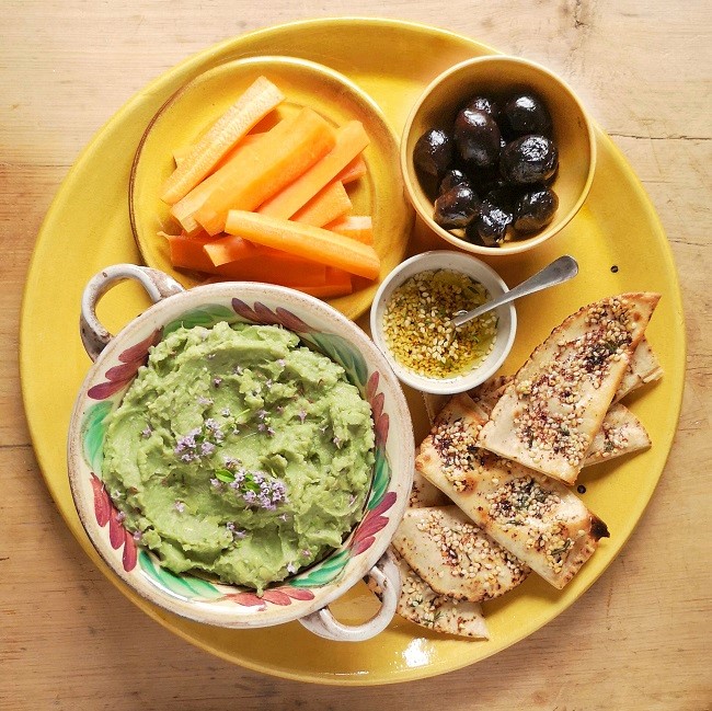 Platter_of_Moroccan_inspired_dips_and_salads