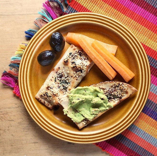 Za'tar_seasoned_flat_breads_with_broad_bean_dip