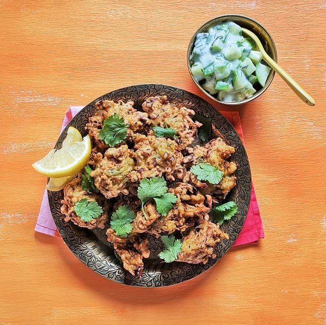 Overhead_image_of_home-made_courgette_and_leek_bhajis