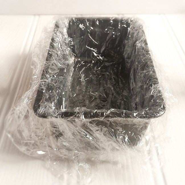 1kg_loaf_tin_lined_with_cling_film