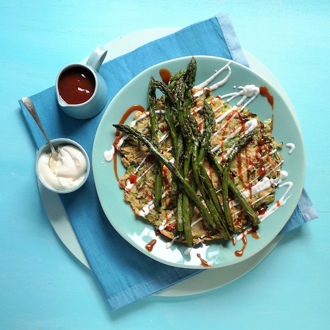 Spring_vegetable_pancakes_with_grilled_fresh_asparagus