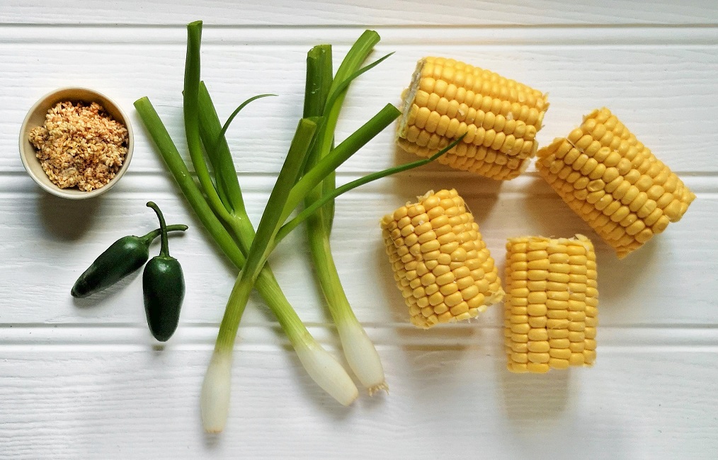 Toasted_sesame_seeds_green_chillies_spring_onions_and_fresh_sweetcorn