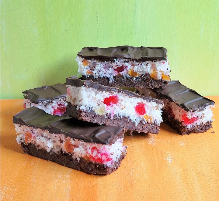 Slices_of_tutti_frutti_coconut_and_chocolate_cake
