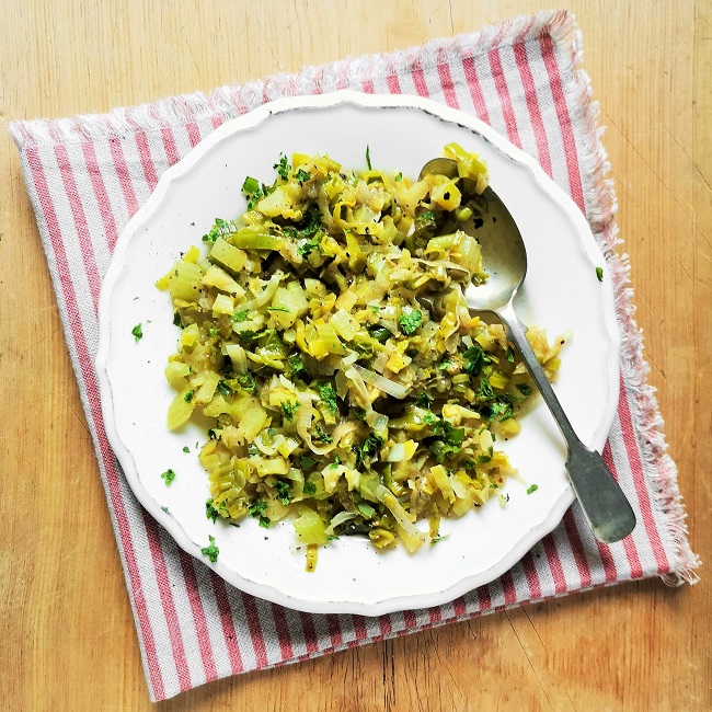 Plateful_of_leftover_cabbage_made_into_a_stir-fry