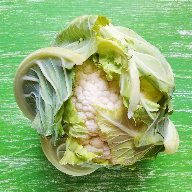 Whole_cauliflower_encased_in_leaves