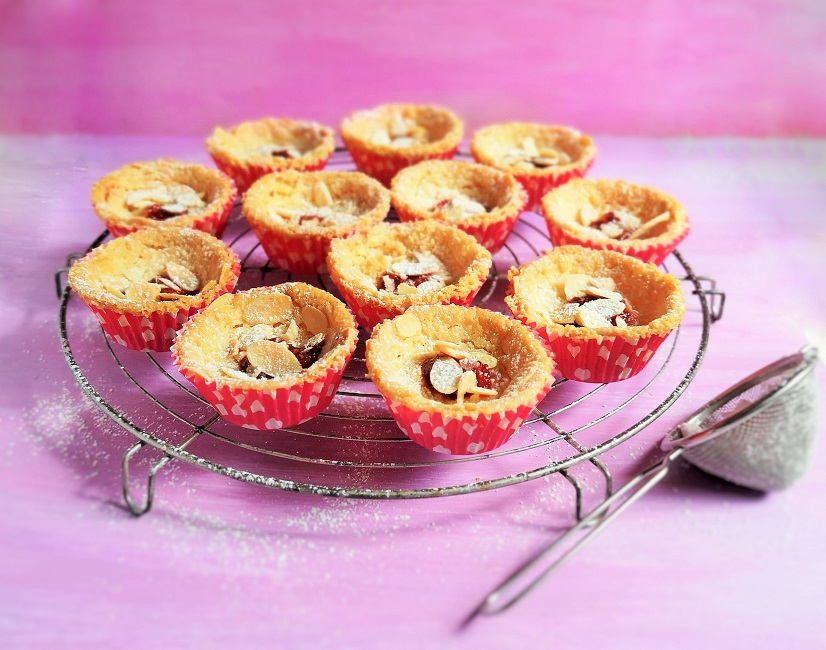 Raspberry_and_almond_shorties_on_a_wire_rack