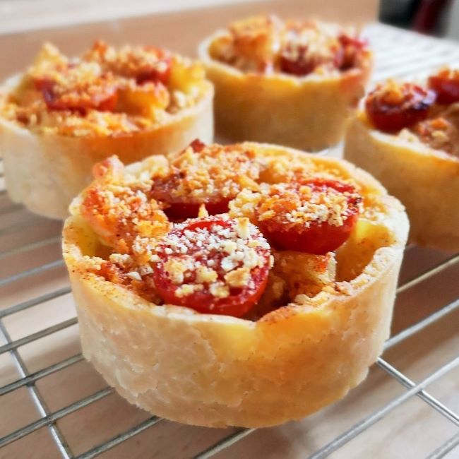 Homemade_gluten-free_dairy-free_vegan_macaroni_pies_just_out_of_the_oven