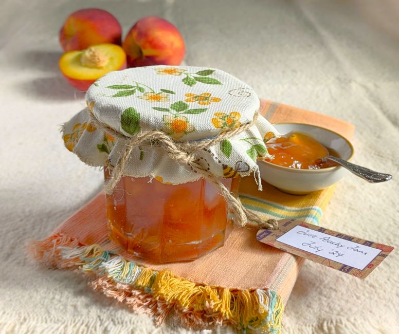 Homemade_peach_jam