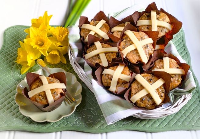 Gluten-free_dairy-free_vegan_Easter_hot_cross_muffins