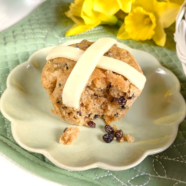 Easter_2025_gluten-free_vegan_spiced_and_fruited_muffin