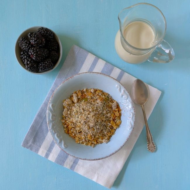 Ground_seeds_and_almonds_sprinkled_over_breakfast_cereal
